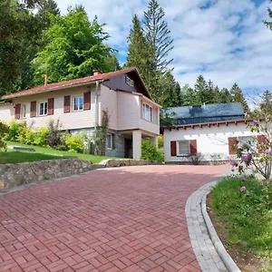 https://domek-pod-cisem.karpacz-hotel.com